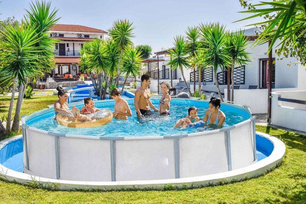 Holiday House สเกียธอสทาวน์ ภายนอก รูปภาพ